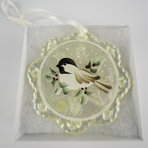 lot 77 image: Fenton  1997 Chickadee Ornament . Boxed.