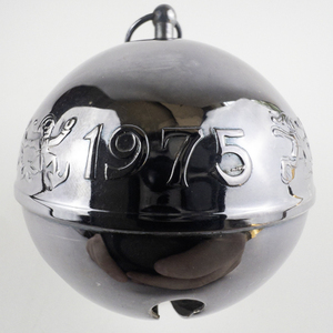 lot 47 image: Wallace Silversmiths  1975 Sprightly Elves silver plate Christmas Sleigh Bell Ornament .