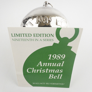 lot 55 image: Wallace Silversmiths  1989 Magical Santa & Reindeer silver plate Christmas Sleigh Bell Ornament . Annual Edition. 19th in a Series