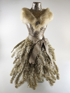 lot 14 image: Sparkling Dress Christmas TreeMannequin  - 2 ft tall approximately