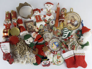 lot 192 image: HANDMADE CHRISTMAS ORNAMENT Assortment in Large Tin