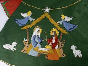 lot 216 image: Large Lot of (Handmade) Christmas Decor. Christmas Tree Skirt, Apron, Placemats, Stockings & More