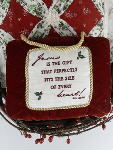 lot 217 image: Christmas Basket & Pillows