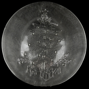 lot 122 image: PILGRIM GLASS Christmas Round Glass Platter Christmas Tree - 13 inch