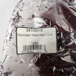 lot 199 image: Group of Decor -White Fake Snow, Reindeer Moss Red Coral & Blue Confetti