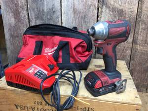 lot 11 image: Milwaukee M18 Cordless 18V Impact Driver