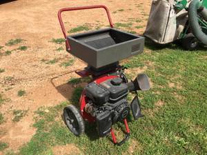 lot 2 image: Earthquake K32 ChipperShredder
