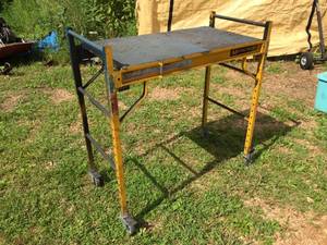 lot 18 image: Metaltech 500lb Scaffold
