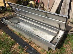 lot 21 image: Better Built Aluminum Truck Tool Box