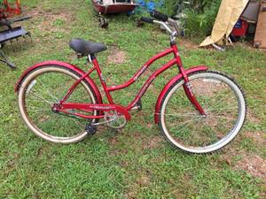 lot 31 image: Womens Upland Beach Cruiser Bike