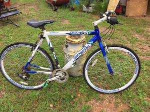 lot 32 image: Mens Genesis GS700 Road Bike