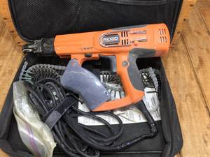 lot 41 image: Ridgid R6790 1-2 Collated Screwdriver Kit