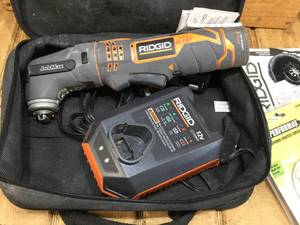 lot 45 image: Ridgid R8223500 12V Multi-tool Kit