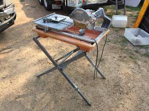 lot 10 image: Ridgid R4030 7 Tile Saw With Stand