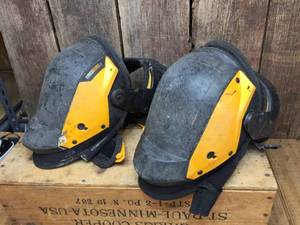 lot 64 image: Pair Toughbuilt Gelfit Knee Pads