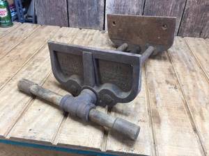 lot 125 image: Antique The Abernathy Vise & Tool No. 80