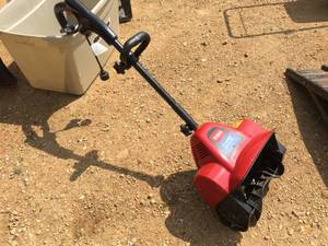 lot 141 image: Toro Electric Power Shovel