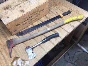 lot 158 image: Axe - Hatchet - Machete