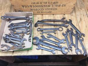 lot 159 image: Nifty Antique Wrenches - Ford - Williams - Billings - Others