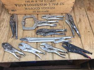lot 173 image: 10 Vise-Grip Type Locking Pliers