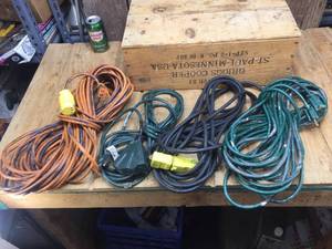 lot 183 image: 4 Extension Cords 20 - 100
