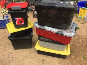 lot 197 image: 7 Misc Totes
