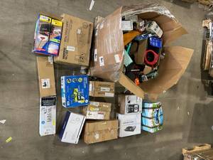 lot 701 image: Wholesale Pallet of Assorted Miscellaneous Items