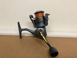 lot 572 image: Pflueger President Spinning Fishing Reel PRE25