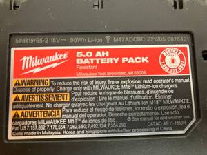 lot 573 image: Milwaukee 48-11-1820 M18 18v REDLITHIUM 2.0 Compact Battery