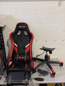 lot 473 image: Douxlife 7-Point Massage Gaming Chair, Adjustable Seat Height