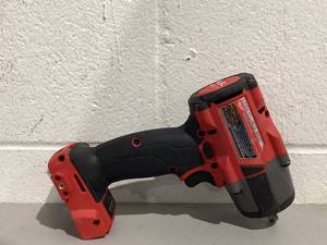 lot 475 image: Milwaukee Impact Wrench 38 Square Drive Size