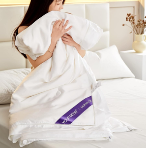 lot 155 image: Queen Size YOUR MOON Pure Mulberry Silk Comforter for All Season