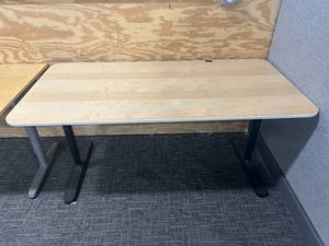 lot 25 image: Office Table