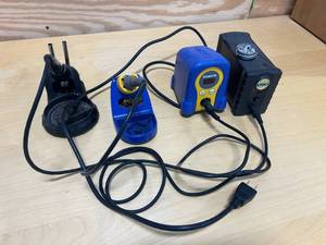 lot 28 image: Lot of 2 Soldering Irons