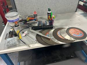 lot 33 image: Lot of Miscellaneous Tools and Other Items