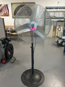 lot 48 image: STRONGWAY 30 Pedestal Fan