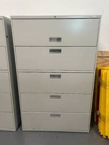 lot 7 image: Filing Cabinet