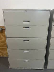 lot 8 image: Filing Cabinet
