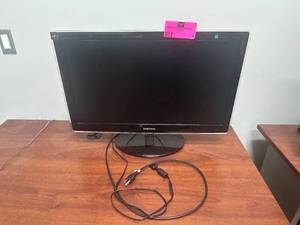 lot 5 image: SAMSUNG P2770HD 27 LCD Monitor