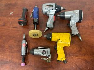 lot 67 image: Lot of Air Tools