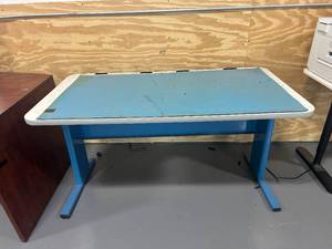 lot 70 image: TableWork Bench