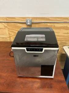 lot 78 image: VIVO HOME Ice Maker Model ZBS-20A