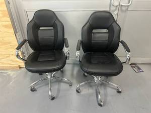 lot 88 image: Lot of 2- Office Chairs