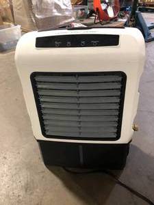 ARCTIC AIR 1300 CFM 3-Speed Settings Portable Evaporative Air Cooler with up to 500 sq. ft. Cooling  Customer Returns See Pictures