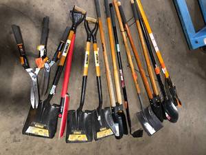 Lot of Assorted Lawn Care Items Various Models and Conditions    Customer Returns See Pictures