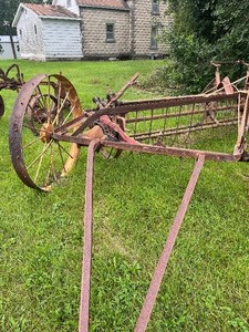 Side delivery rake