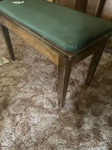 Piano bench