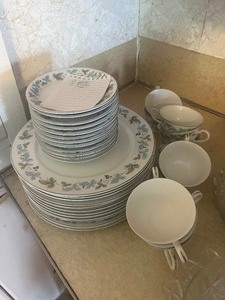 Crockpot and misc dishes