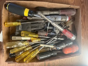 Screw drivers