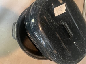 Enamel roaster